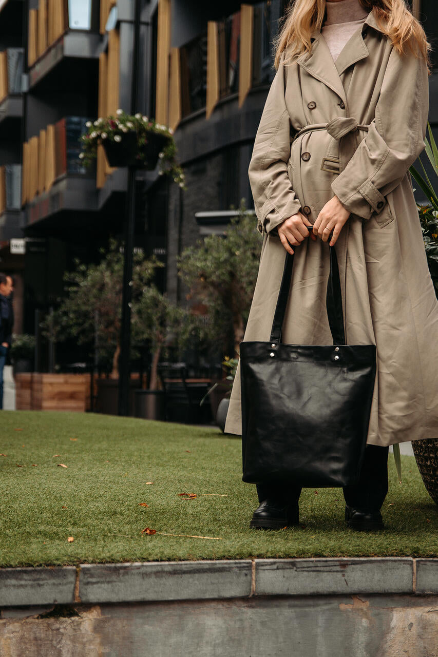 Classic black leather tote bag for everyday use, available on USMIH Grid, purchase online with card or crypto payments - USMIH Grid.